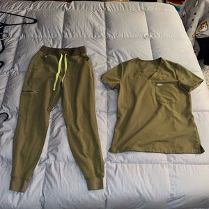 Figs Top and Botton Scrub Set